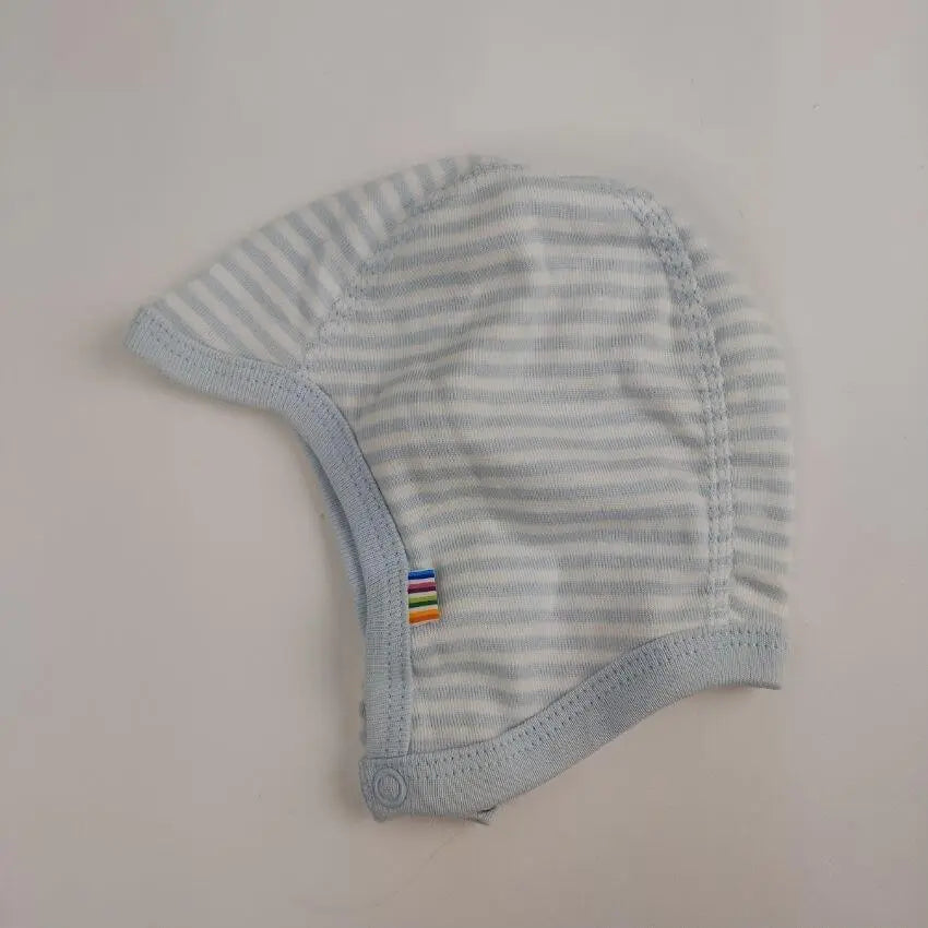 Mutsje met knoopje katoen gestreept blauw - maat 45 cm